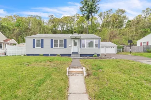 45 Berkshire St, Holyoke, MA 01040