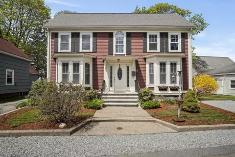 156 Washington Cir, Woburn, MA 01801