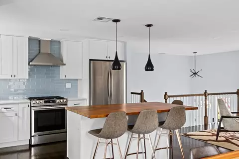 Kitchen - 26 Towerbrook Rd, Hingham, MA 02043 photo 2 of 4