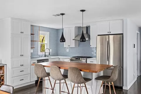 Kitchen - 26 Towerbrook Rd, Hingham, MA 02043 photo 3 of 4