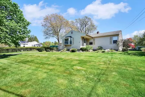 31 Overlea Dr, Springfield, MA 01119 photo 4