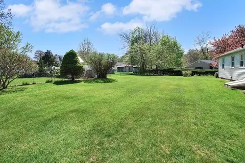 31 Overlea Dr, Springfield, MA 01119 photo 9