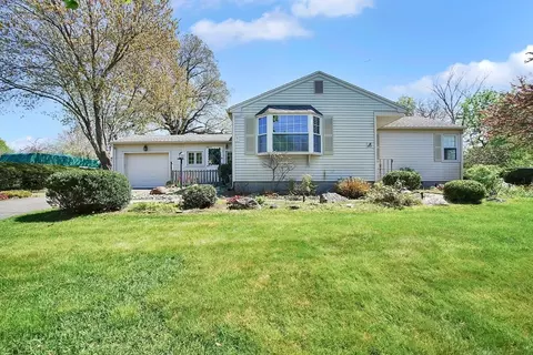 31 Overlea Dr, Springfield, MA 01119