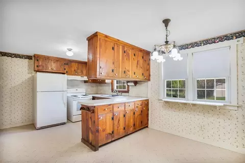 31 Overlea Dr, Springfield, MA 01119 photo 17