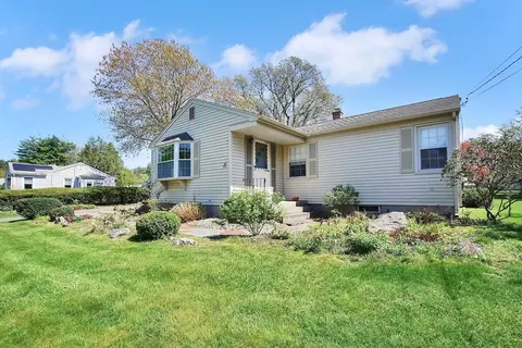 31 Overlea Dr, Springfield, MA 01119 photo 2