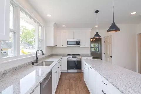 14 Maple, Uxbridge, MA 01569 photo 10