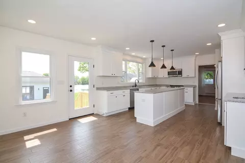 14 Maple, Uxbridge, MA 01569 photo 11