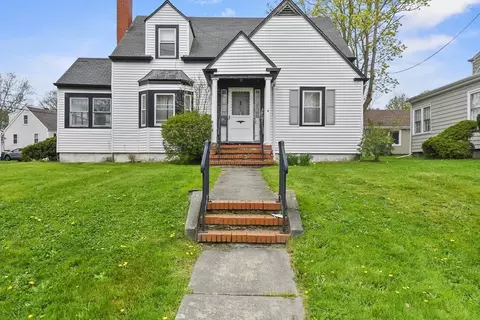 231 Brayton Ave, Somerset, MA 02725