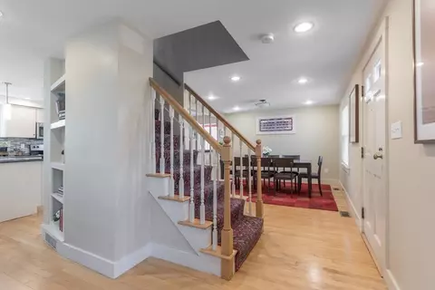 28 Howe Rd, Needham, MA 02492 photo 12