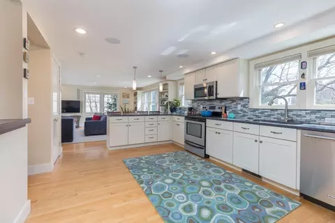 28 Howe Rd, Needham, MA 02492 photo 10