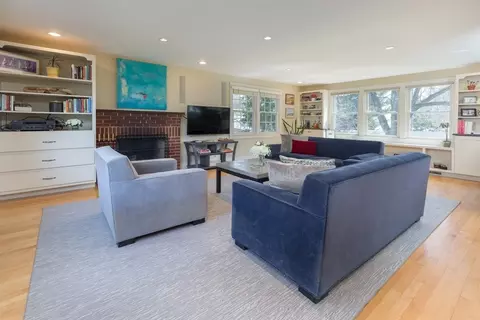 28 Howe Rd, Needham, MA 02492 photo 2