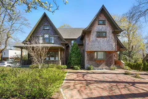 76 Fuller #76, Waban, MA 02468