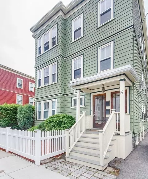 14 Boynton St #3, Jamaica Plain, MA 02130