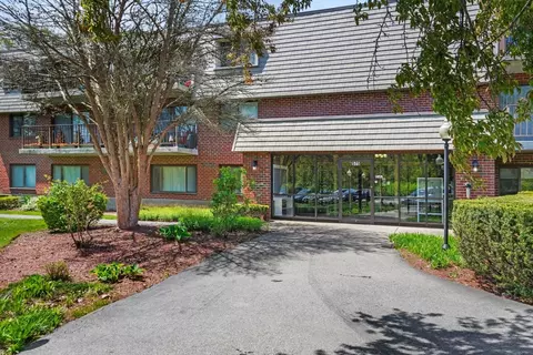 575 Broad St #204, Weymouth, MA 02189
