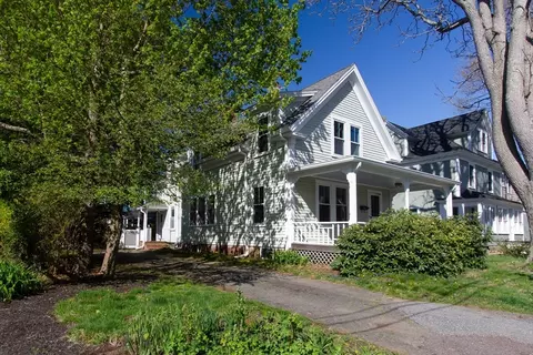14 Rust St, Hamilton, MA 01982