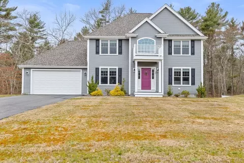 36 Copperwood Rd, Pembroke, MA 02359