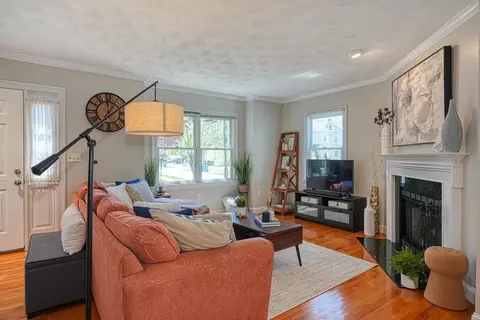 1 Oxford Cir #1, Belmont, MA 02478