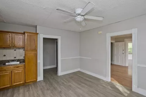 46 Bancroft St, Springfield, MA 01107 photo 9