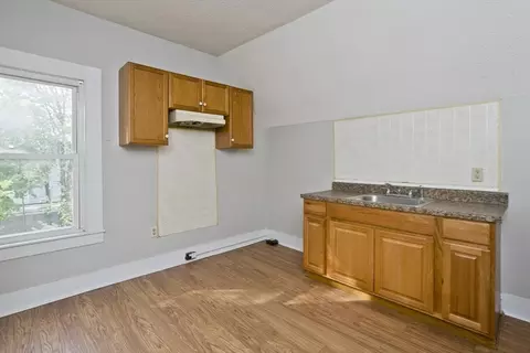 46 Bancroft St, Springfield, MA 01107 photo 21
