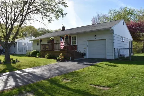 4 Pineview, Dudley, MA 01571
