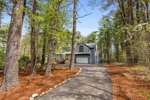2 Proctor St, Hopkinton, MA 01748