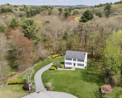 29 Shady Ln, Dracut, MA 01826
