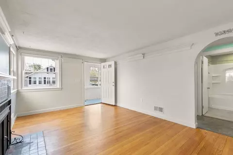 Living - 19 Bayview St, Wareham, MA 02571 photo 4 of 4