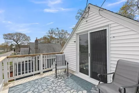 Exterior - 19 Bayview St, Wareham, MA 02571 photo 5 of 9
