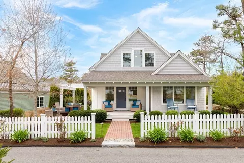 16 Poets Cor, Plymouth, MA 02360