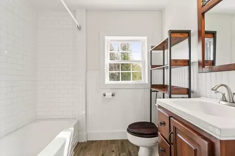 Bath - 79 North St, Douglas, MA 01516 photo 1 of 1
