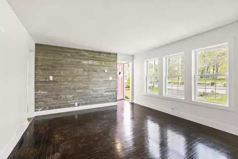 Living - 79 North St, Douglas, MA 01516 photo 1 of 4