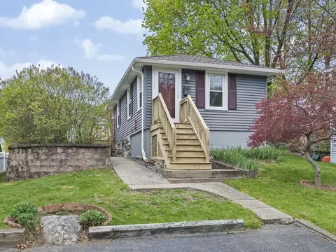 111 Lake St, Waltham, MA 02451