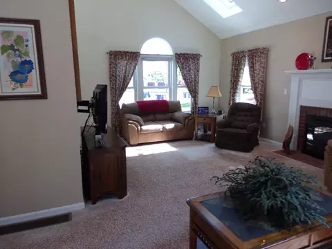 Living - 13 Spring Ln #13, Norton, MA 02766 photo 4 of 4