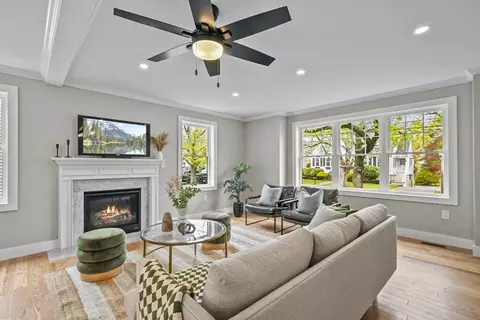 19 Philips Rd, Stoneham, MA 02180 photo 3