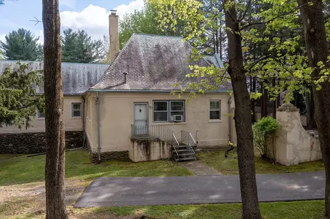 27 Salisbury Ln, Worcester, MA 01609 photo 5