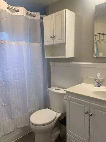 Bath - 45 Brewster Rd, Hingham, MA 02043 photo 3 of 3