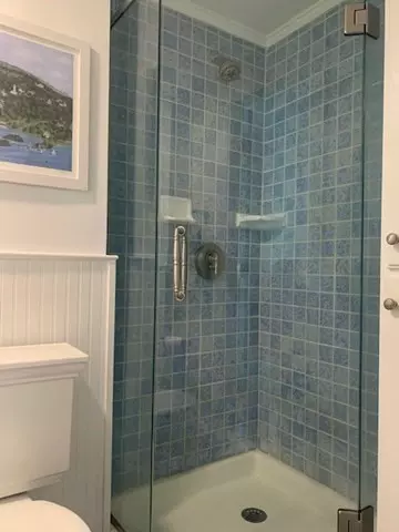 Bath - 45 Brewster Rd, Hingham, MA 02043 photo 2 of 3