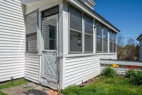 Exterior - 1184 Chestnut St, Athol, MA 01331 photo 3 of 6