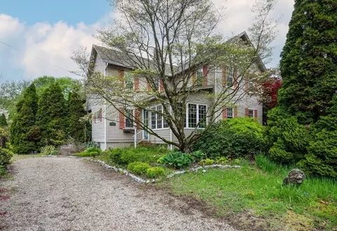 9 Raymond Ave, Hatfield, MA 01038