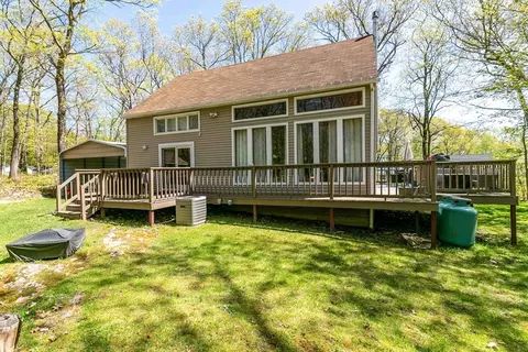 53 Svenson Ave, Worcester, MA 01607
