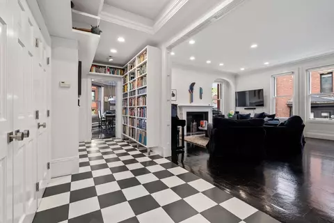 17 Gloucester St #5, Boston, MA 02115