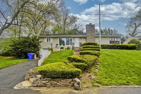 87 Benz St, Springfield, MA 01118