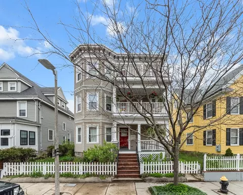 16 Tuttle St #2, Boston, MA 02125