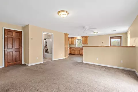 Living - 3 Brown Rd, Townsend, MA 01469 photo 3 of 4