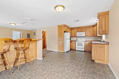 Kitchen - 3 Brown Rd, Townsend, MA 01469 photo 4 of 5