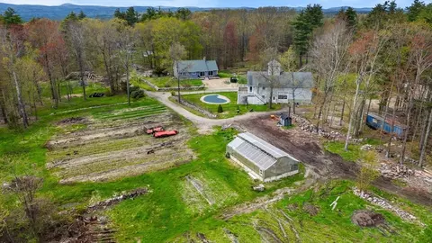 3 Brown Rd, Townsend, MA 01469
