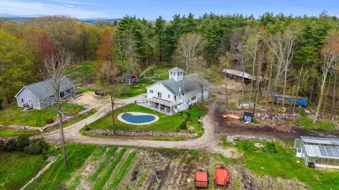 Exterior - 3 Brown Rd, Townsend, MA 01469 photo 1 of 9