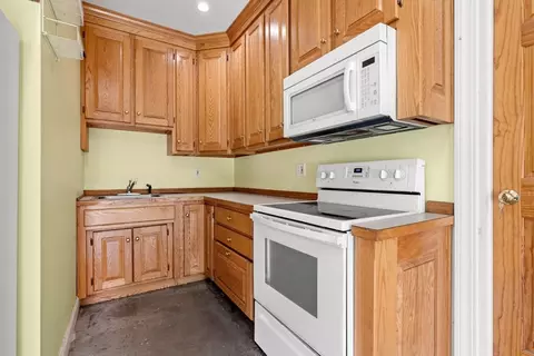 Kitchen - 3 Brown Rd, Townsend, MA 01469 photo 3 of 5