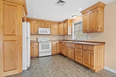 Kitchen - 3 Brown Rd, Townsend, MA 01469 photo 5 of 5