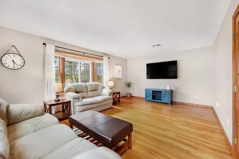 206 Olde Forge Rd, Hanover, MA 02339 photo 12